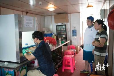 探沉船、登岛礁、访渔民——南方+记者亲历中山大学西沙科考与合成技术研发